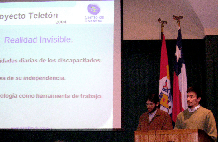 Presentación durante la ceremonia de entrega de los Fondos Concursables 2004